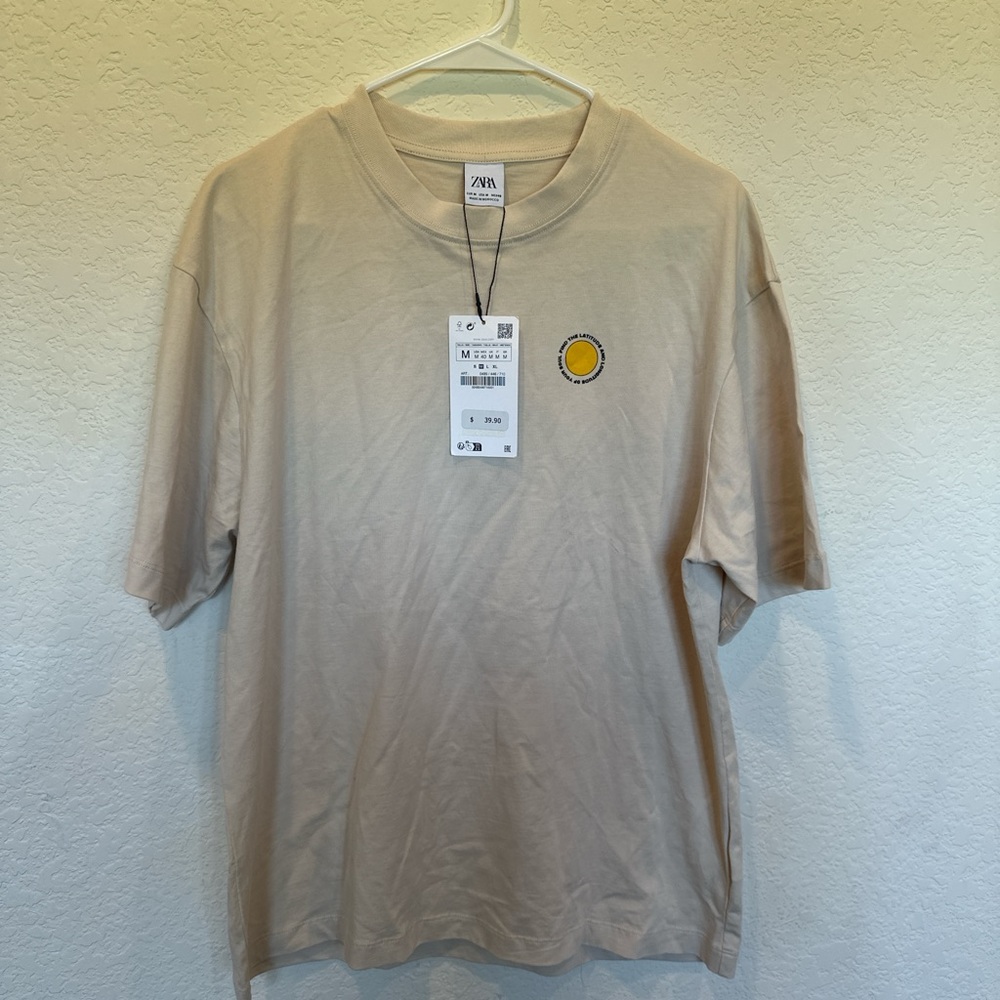 Zara Men's Beige T-Shirt
